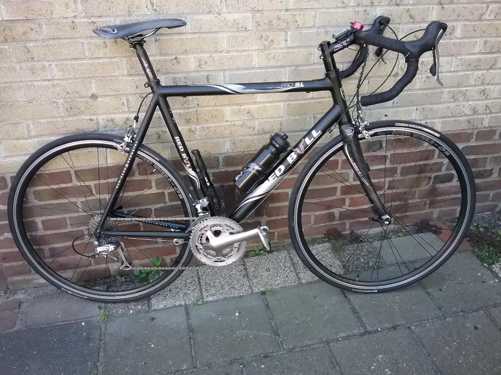 RED BULL PRO SL TRIPLE 3X10 ORIGINEEL NIEUWSTAAT, Fietsen en Brommers, Fietsen | Racefietsen, 28 inch, Velgrem, Aluminium, Zo goed als nieuw