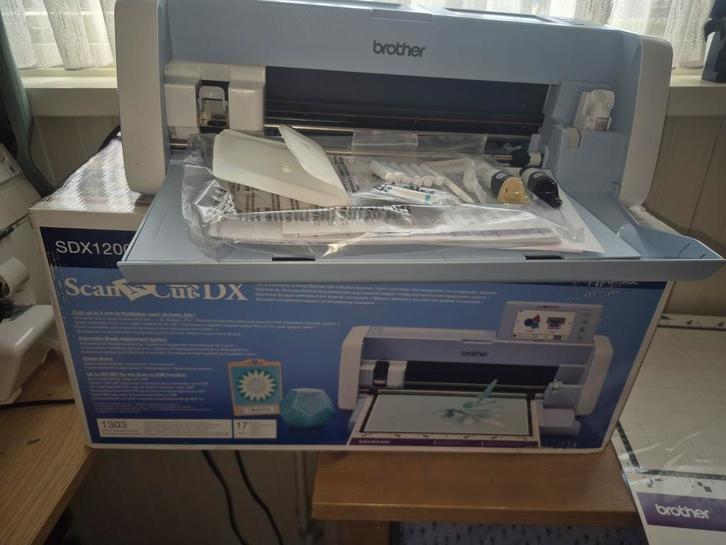 Brother ScanNCut DX SDX1200 snijplotter, Hobby en Vrije tijd, Knutselen, Zo goed als nieuw, Machine, Elektrisch, Geschikt voor karton
