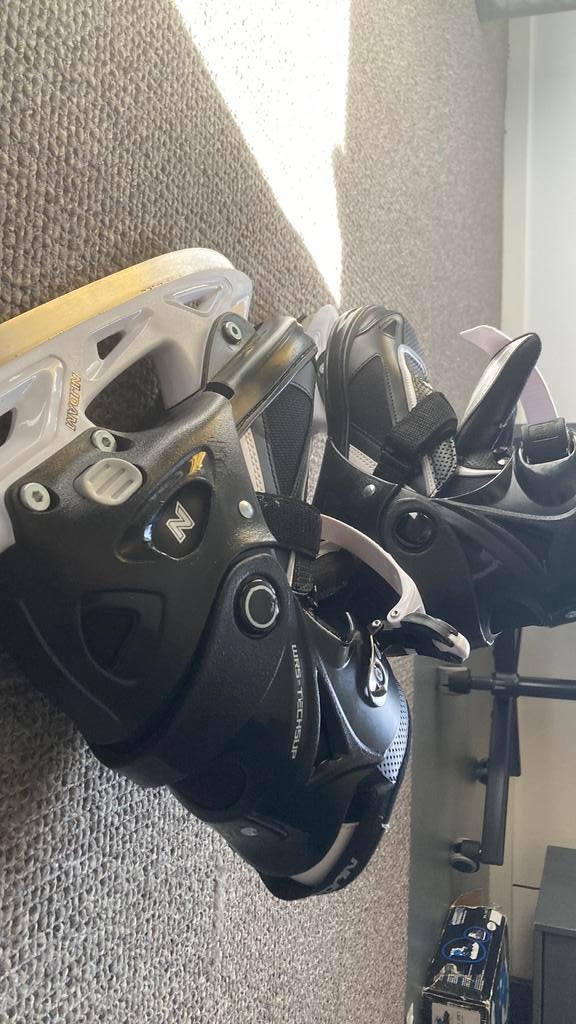 Schaatsen maat 37/40 verstelbaar, Sport en Fitness, Schaatsen, Ophalen of Verzenden, Zo goed als nieuw, IJshockeyschaatsen, Overige merken