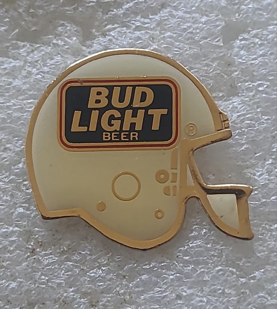 Bud Light Beer American Football Helm Pin, Verzamelen, Verzenden, Gebruikt, Sport, Speldje of Pin