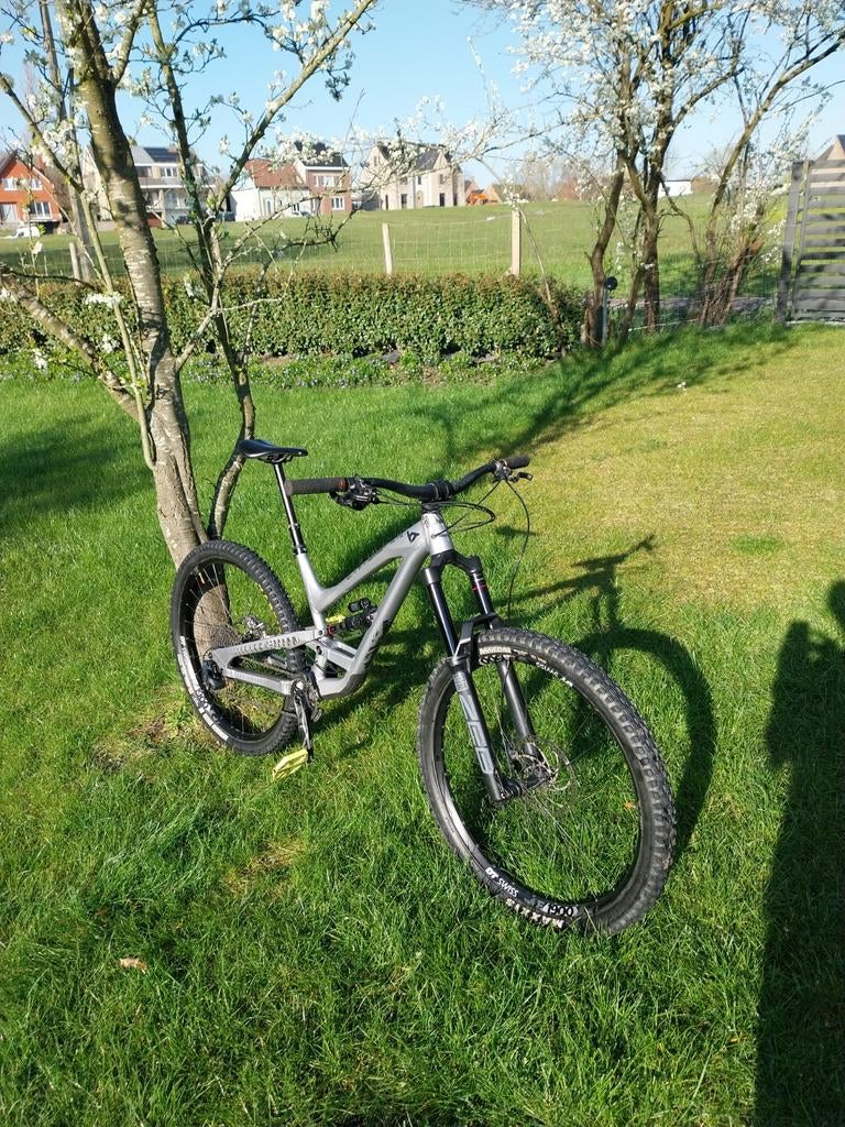 Yt capra base AL, Fietsen en Brommers, 20 inch of meer, Gebruikt, Versnellingen, Schijfrem