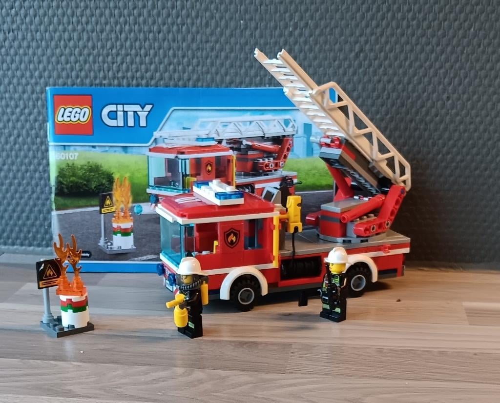 lego brandweer ladderwagen 60107, City, Lego, Ophalen of Verzenden, Zo goed als nieuw