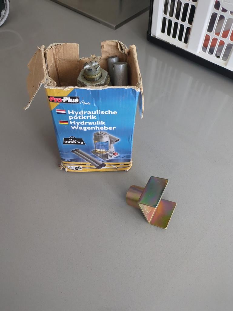 Potkrik met caravan chassis steun, Ophalen of Verzenden