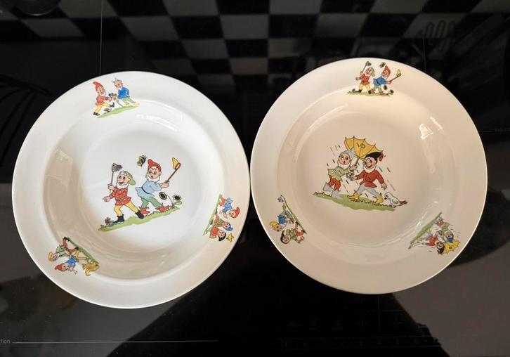 2 diepe kinderbordjes P.Regout de Shpinx kabouters papbordje, Antiek en Kunst, Antiek | Servies los, Ophalen of Verzenden
