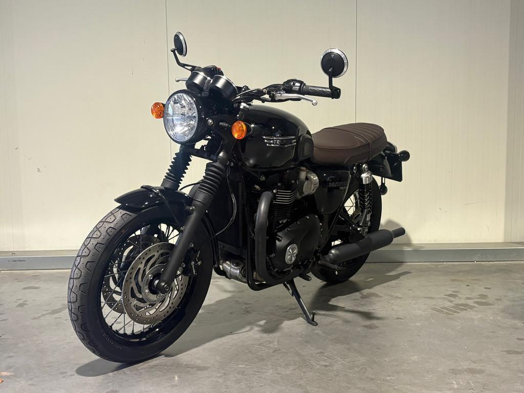 Triumph Bonneville T120 Black | 6.126 km | Perfect onderhoud, Triumph Motorcycles Benelux, Chopper, Bedrijf, Meer dan 35 kW