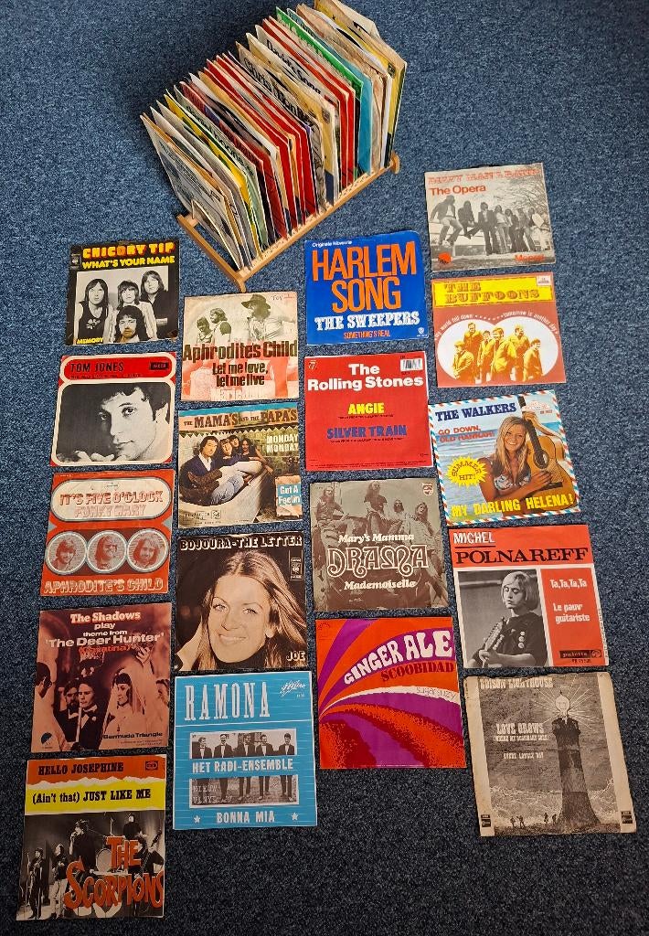 Partij singles 50st. jaren 60tig. + vintage single rekje, Cd's en Dvd's, Vinyl Singles, 7 inch, Single, Zo goed als nieuw, Pop
