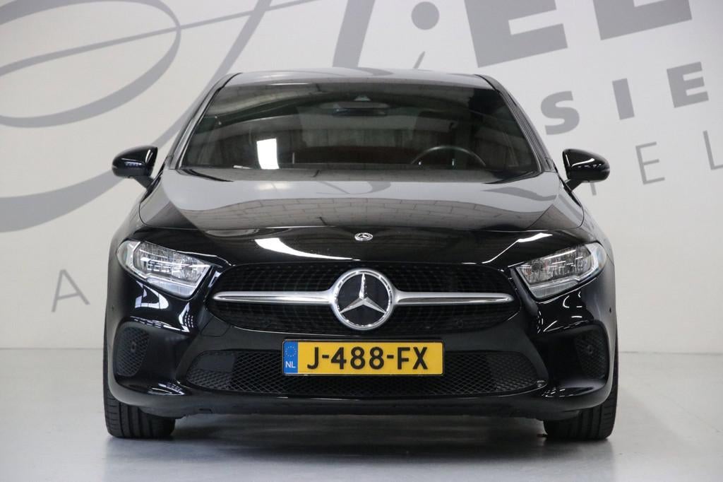 Mercedes-Benz A-klasse 180 Apple carplay/Achteruitrijcamera/, Auto's, Gebruikt, 4 cilinders, Zwart, Origineel Nederlands
