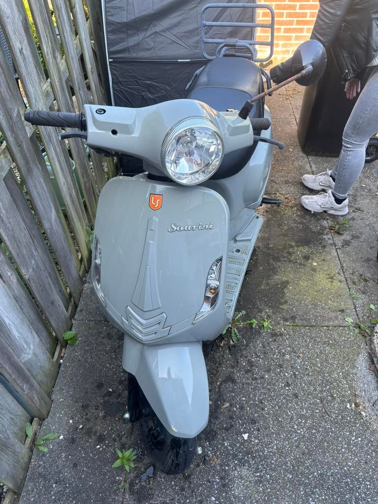 La Souris Sourini scooter – 6661 km + 2 helmen & 2 sleutels, Ophalen of Verzenden, Zo goed als nieuw, Benzine, Overige merken