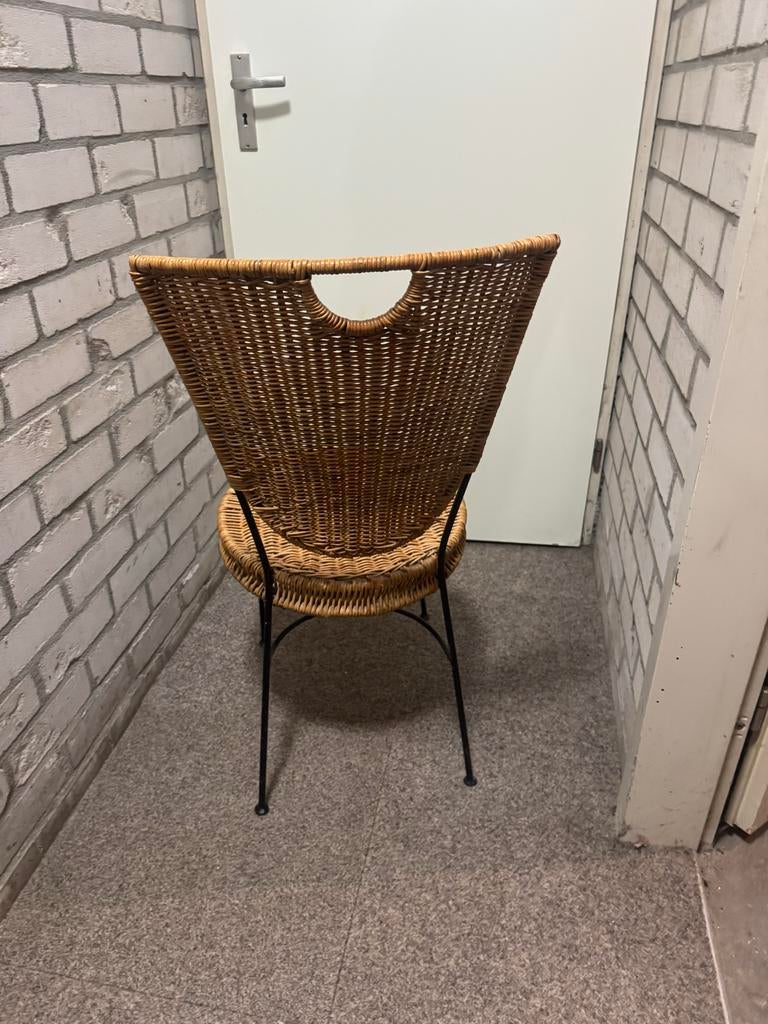 6 rieten eetstoelen - gratis en zsm ophalen!, Huis en Inrichting, Stoelen, Ophalen, Gebruikt, Bruin, Riet of Rotan