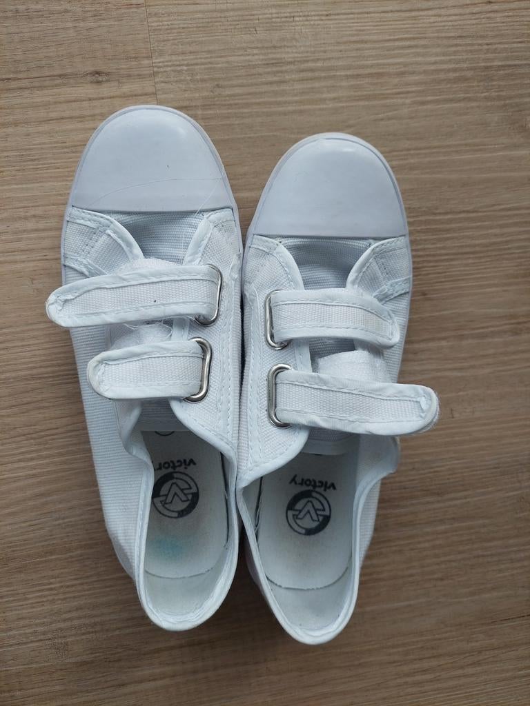 Witte Victory klittenbandschoenen gym maat 34, Gebruikt, Jongen of Meisje, Schoenen, Ophalen of Verzenden