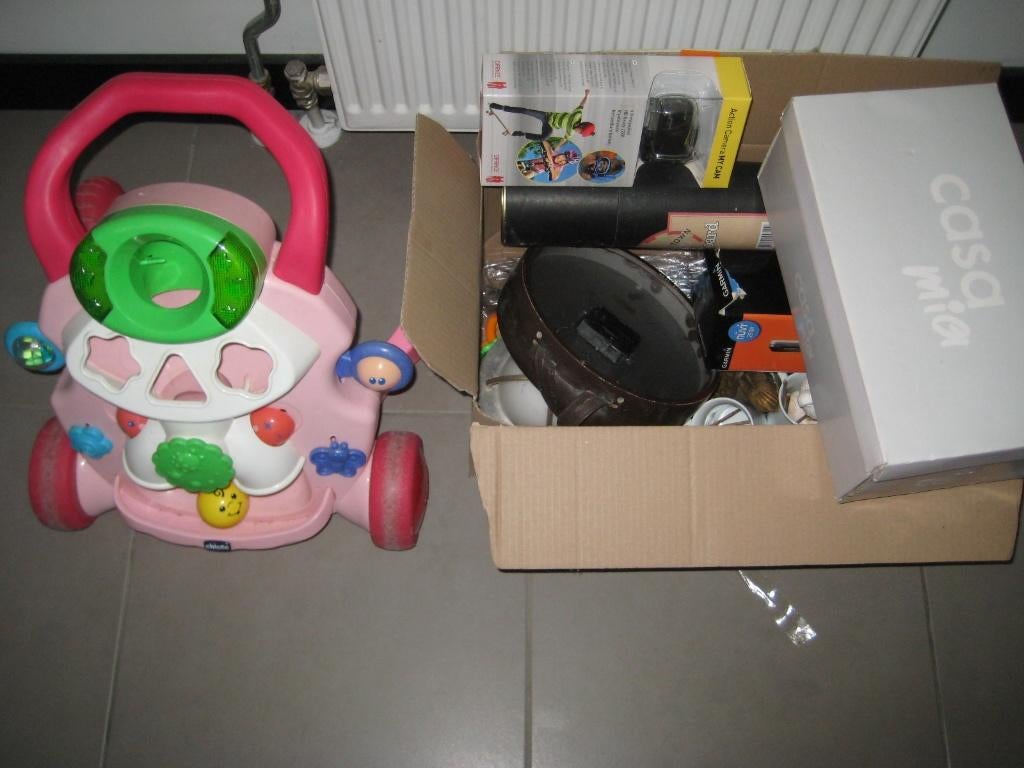 Gratis koningsmarkt rommelmarkt spullen , 3 dozen, Ophalen, Gebruikt