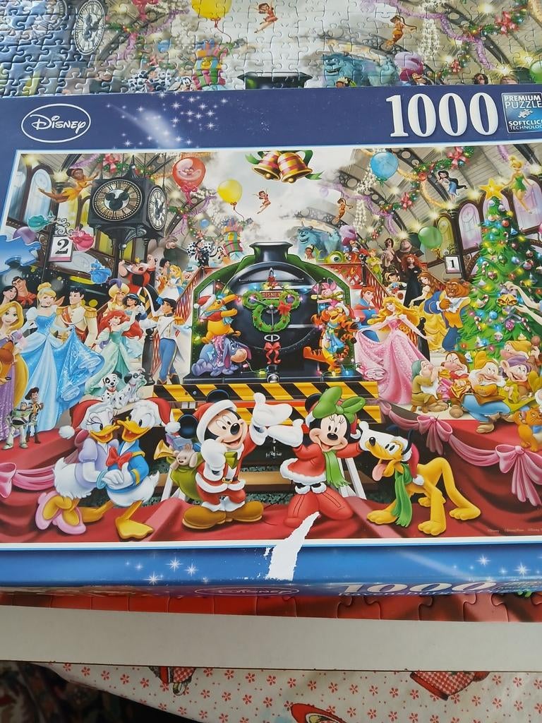 Ravensburger Disney Kerst puzzel 1000 stukjes, Ophalen of Verzenden, 500 t/m 1500 stukjes, Zo goed als nieuw, Legpuzzel