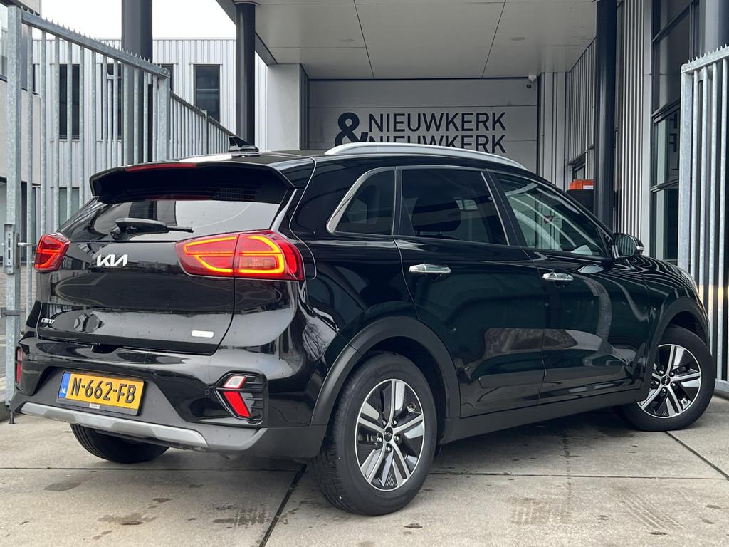 Kia Niro 1.6 GDi Hybrid DynamicLine | AUTOMAAT | CAMERA | NA, Gebruikt, Met garantie (alle), Leder en Stof, Zwart