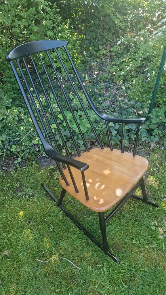 Vintage design Schommelstoel Zwart met Houten Zitting, Antiek en Kunst, Antiek | Meubels | Stoelen en Banken, Ophalen