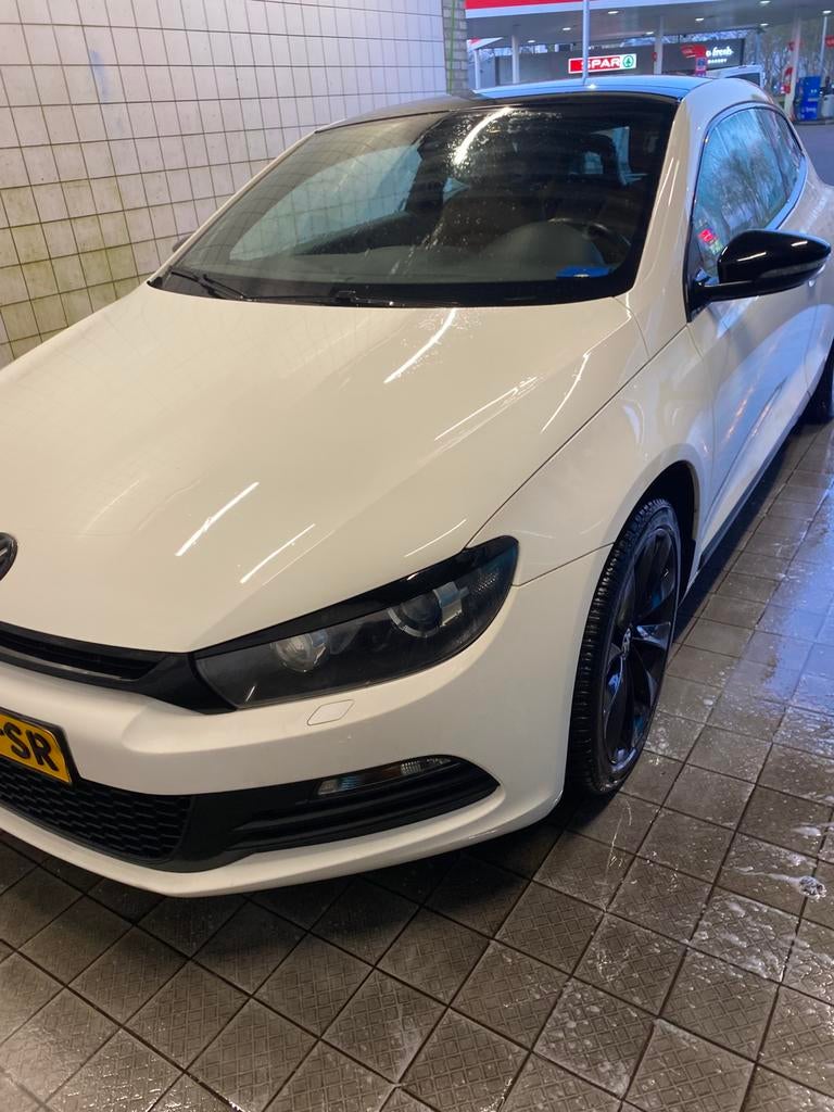 Volkswagen Scirocco 1.4 TSI dsg full option digitale teller!, Auto's, 4 cilinders, Wit, Particulier, Geïmporteerd