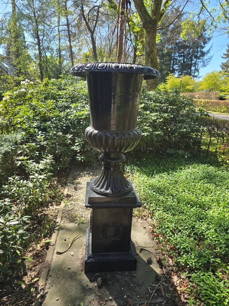 gietijzeren tuinvazen inclusief sokkel, Ophalen