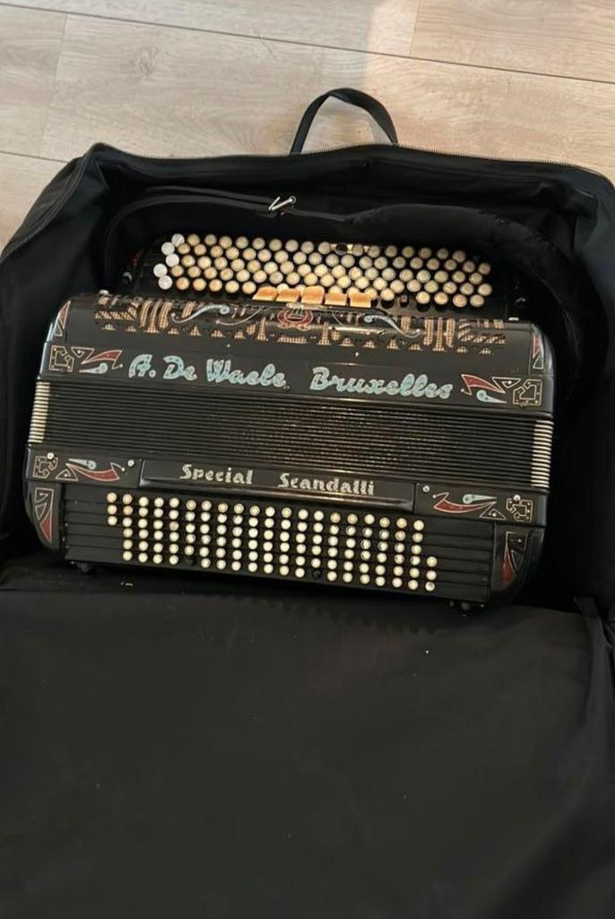Special Scandalli, Muziek en Instrumenten, Accordeons, Ophalen, Zo goed als nieuw, 120-bas