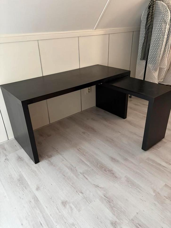 Te koop Ikea hoekbureau Malm, Huis en Inrichting, Bureaus, Zo goed als nieuw, Ophalen
