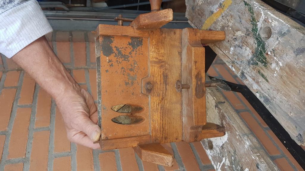 ouderwetse snijbonen molen, Eén persoon