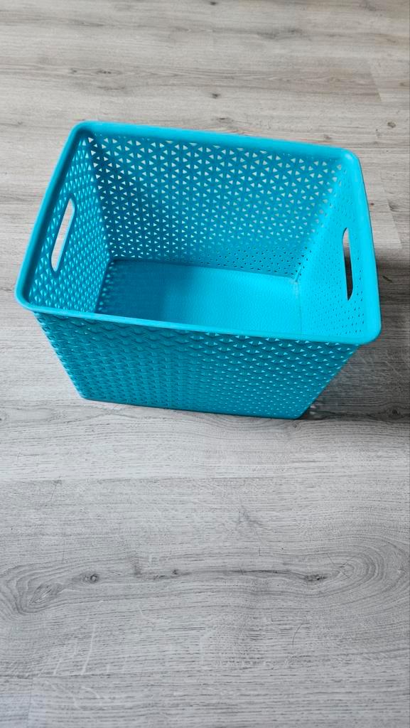 Gratis opbergmand kunststof, Huis en Inrichting, Woonaccessoires | Schalen en Manden, Ophalen
