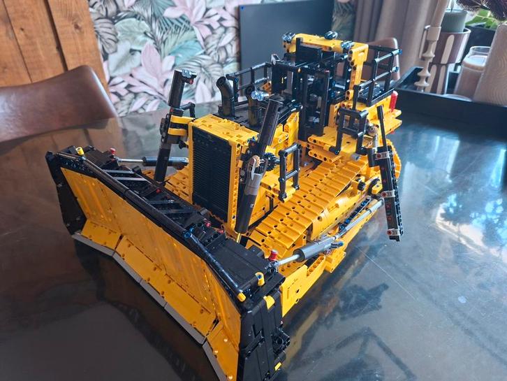 Lego Technic 42131 CAT D11 Bulldozer - Zo goed als nieuw, Kinderen en Baby's, Speelgoed | Duplo en Lego, Gebruikt, Lego, Complete set