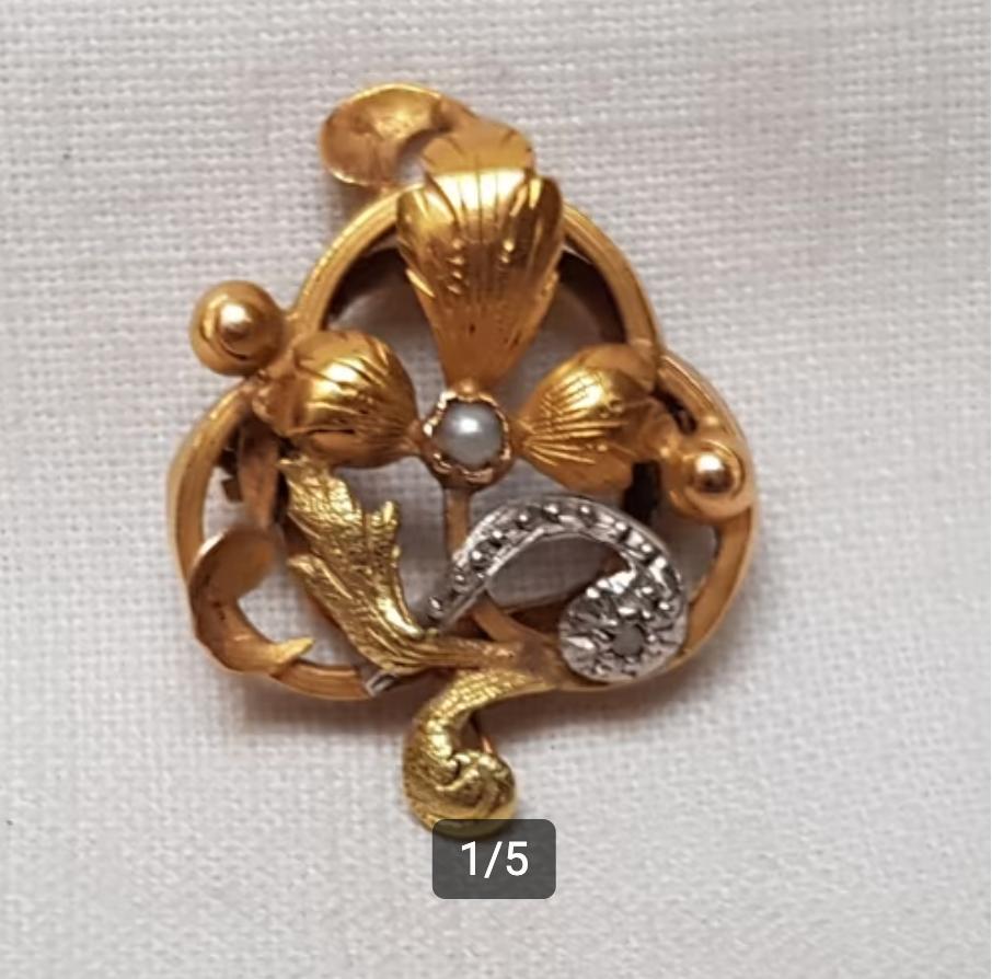 Juweel Art Nouveau knoopsgatbroche., Sieraden, Tassen en Uiterlijk, Antieke sieraden, Ophalen of Verzenden, Goud, Broche, Met edelsteen
