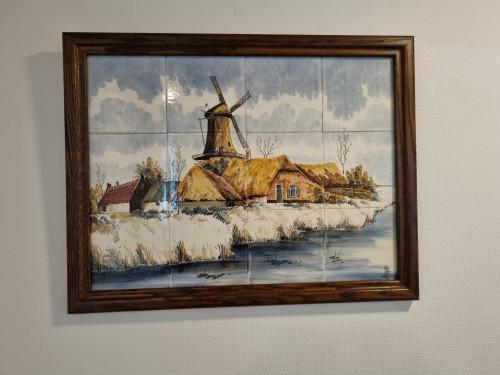 tegelplateau molen met boerderij delft, Antiek en Kunst, Antiek | Wandborden en Tegels, Ophalen of Verzenden