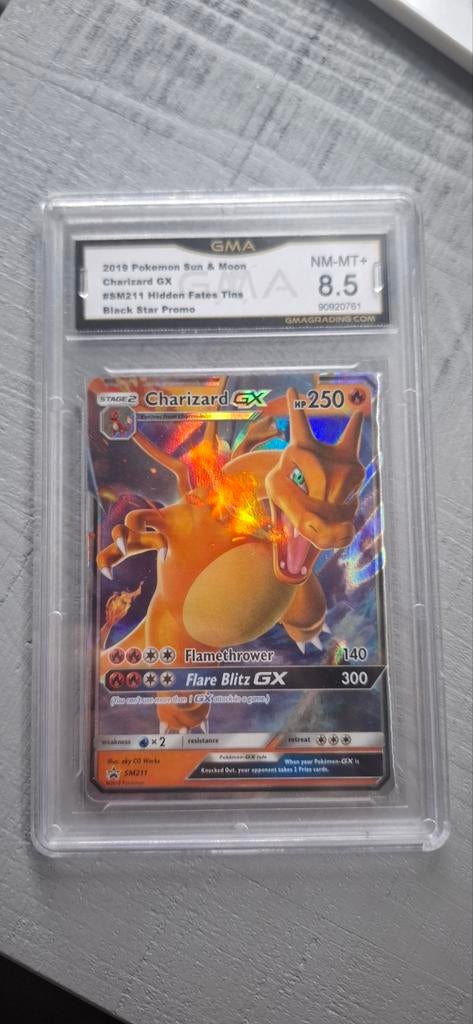 Graded charizard GX sun&moon 2019 NM-MT+ 8.5, Ophalen of Verzenden, Zo goed als nieuw