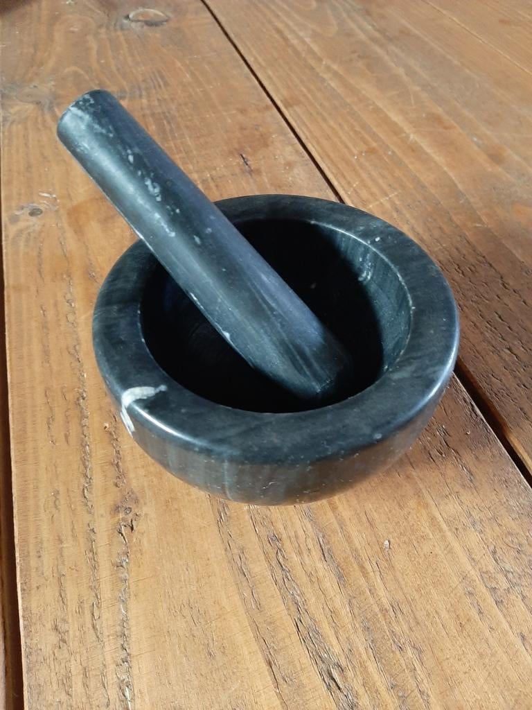 Donkere vijzel met stamper, Ophalen of Verzenden