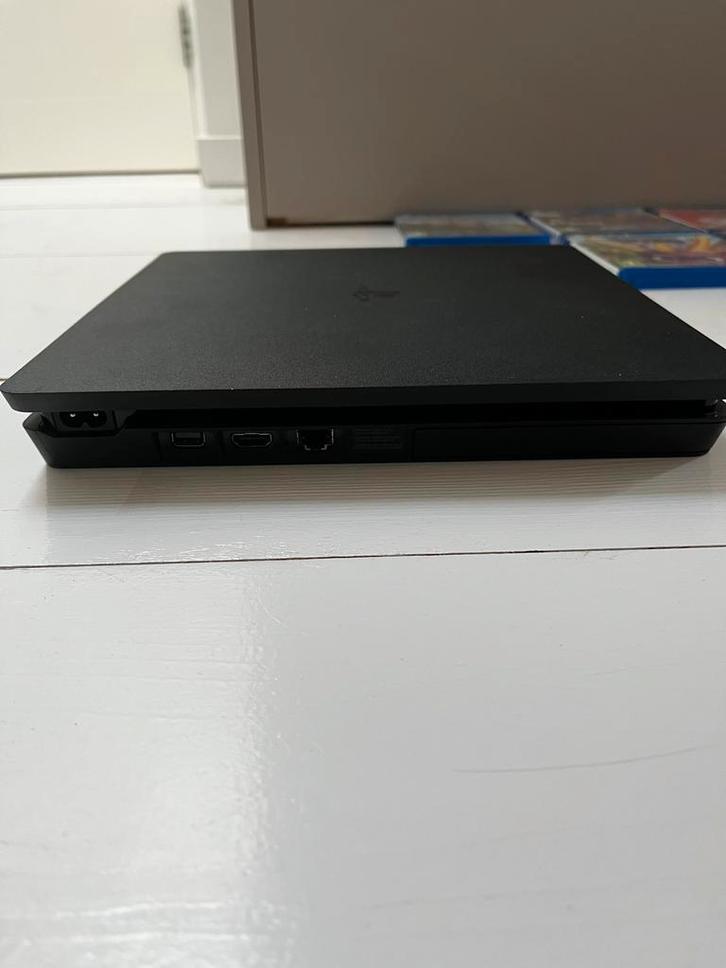 PS4 Slim met 7 games, Spelcomputers en Games, Spelcomputers | Sony PlayStation 4, Zo goed als nieuw, Slim, Zonder controller, Met games