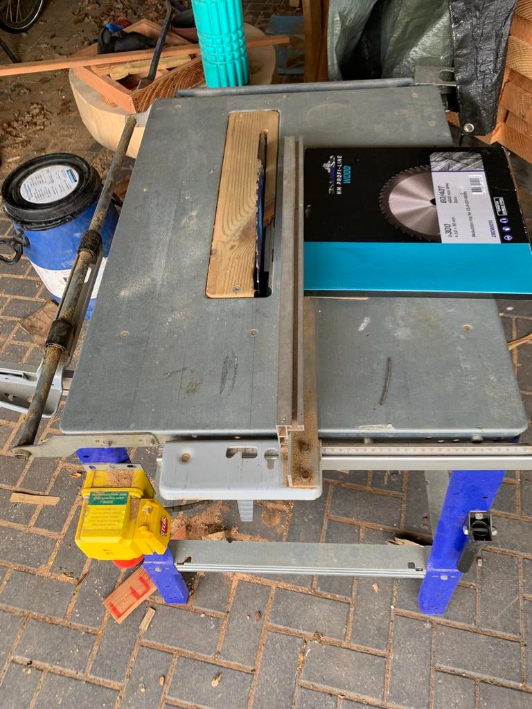 Zaagtafel op krachtstroom met 2 nieuwe bladen!, Cirkelzaag, 70 mm of meer, Ophalen of Verzenden, Zo goed als nieuw