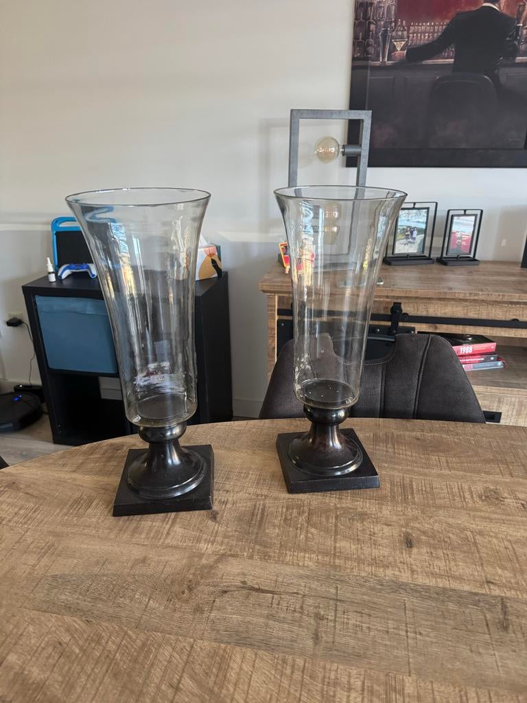 Set van 2 elegante windlichten - 45 cm hoog, Huis en Inrichting, Woonaccessoires | Kandelaars en Kaarsen, Overige materialen, 25 tot 50 cm