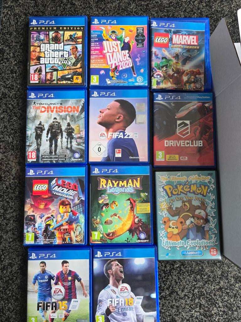 PlayStation 4 Slim met 2 controllers en 11 games, Ophalen of Verzenden