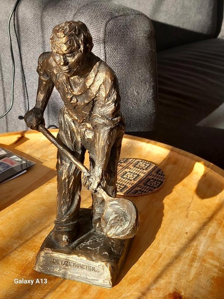 Bronzen beeld 'De IJzergieter' - Ambachtelijke kunst, Antiek en Kunst, Kunst | Beelden en Houtsnijwerken, Ophalen of Verzenden