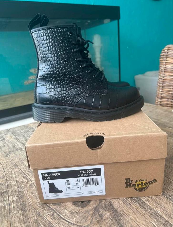 Dr. Martens Croco maat 37, Kleding | Dames, Schoenen, Zo goed als nieuw, Zwart, Ophalen of Verzenden