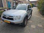 Dacia Duster 1.6 16V 4X2 2010 Grijs, Auto's, Dacia, 4 cilinders, Duster, Bluetooth, 49 €/maand