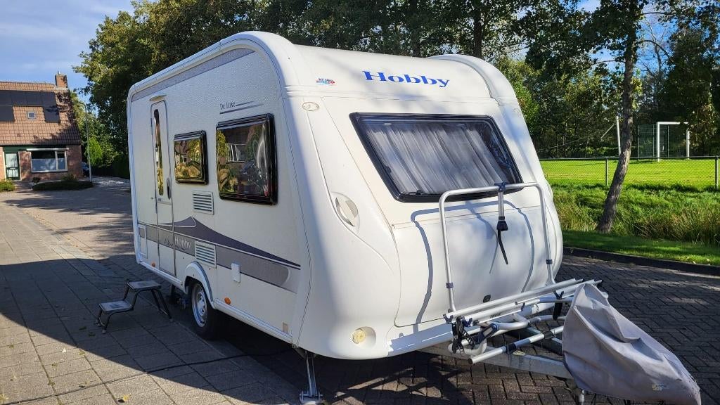 caravan Hobby 400SF, Caravans en Kamperen, Kachel, Hobby, Treinzit, 750 - 1000 kg