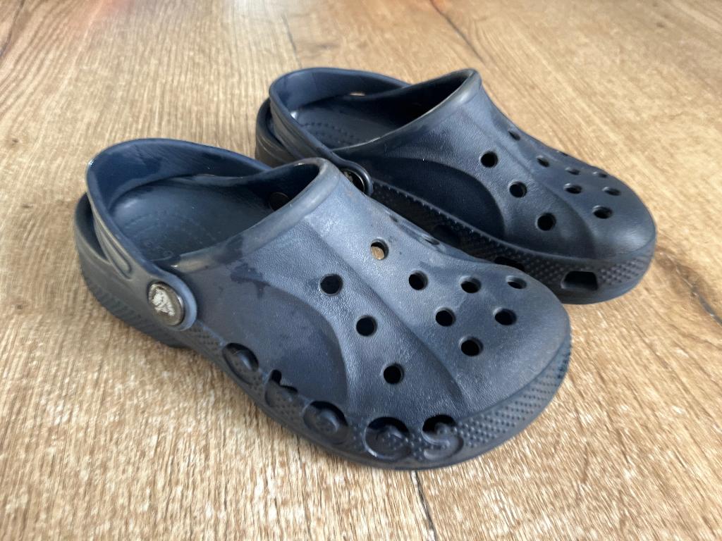 Crocs kind blauw maat 12, Kinderen en Baby's, Kinderkleding | Schoenen en Sokken, Ophalen, Jongen of Meisje, Overige typen, Zo goed als nieuw