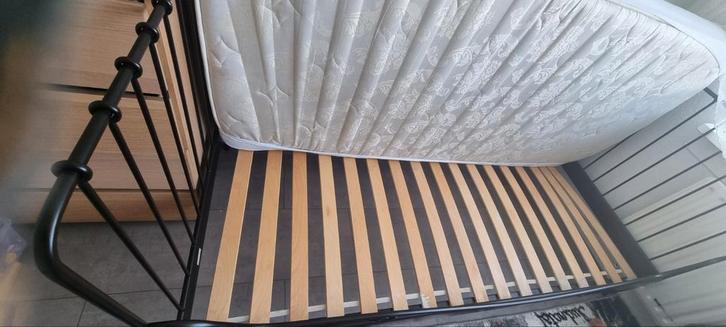 Tekoop  eenpersoonsbed (90x200 cm)., Huis en Inrichting, Slaapkamer | Slaapbanken, Gebruikt, 90 cm, Eenpersoons, Ophalen of Verzenden