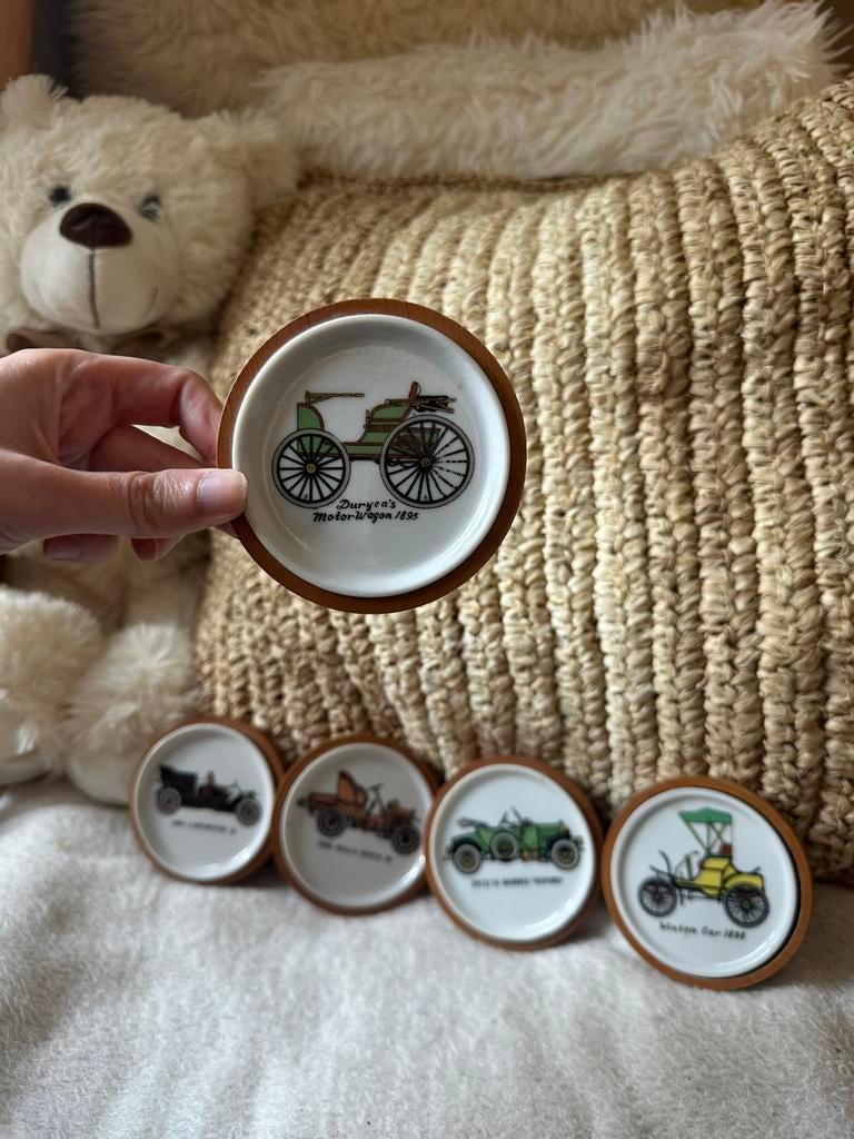 Vintage porseleinen onderzetters met houten rand, Ophalen of Verzenden, Zo goed als nieuw