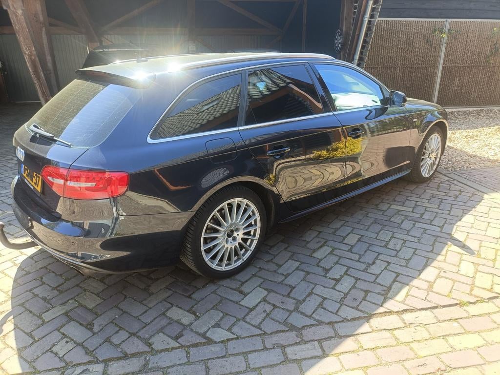 Audi A4 1.8 Tfsi 125KW Avant Multitr. 2013 Blauw, Auto's, Audi, Stof, 4 cilinders, A4, Origineel Nederlands