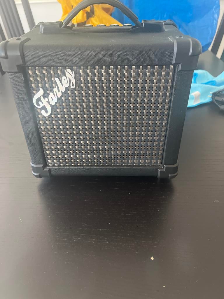 Fazley Kubo Bass 10 basversterker - Zo goed als nieuw, Muziek en Instrumenten, Ophalen of Verzenden, Zo goed als nieuw, Basgitaar