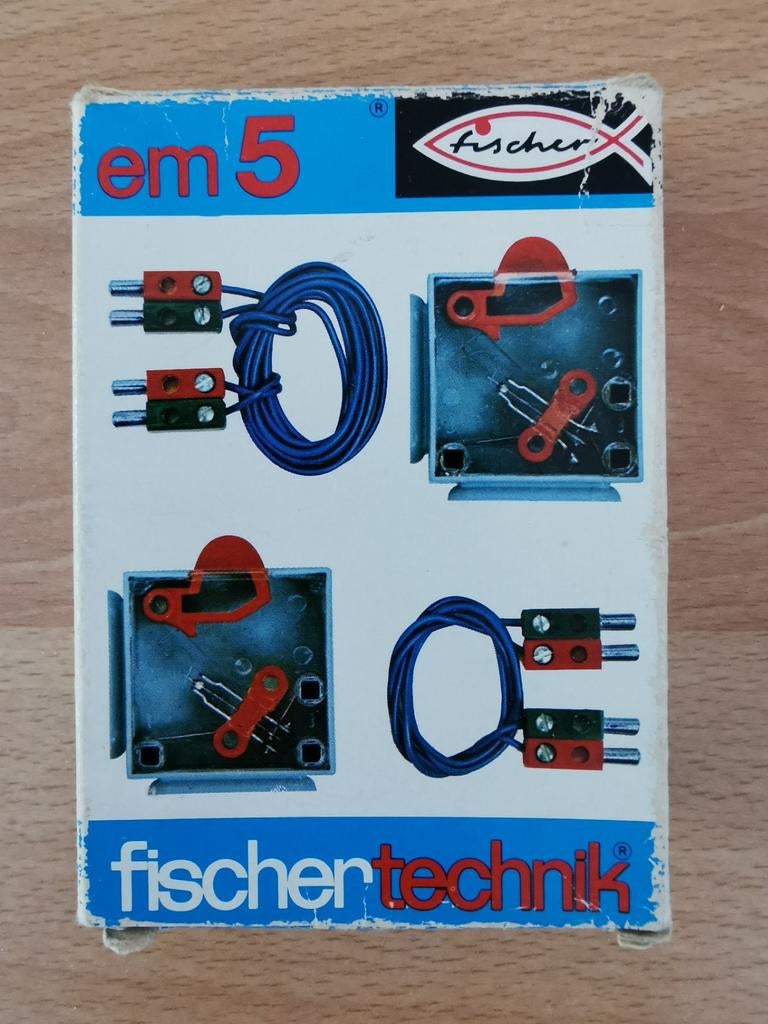 Fischertechnik em 5 - drukknop schakelaars met snoertjes, Hobby en Vrije tijd, Elektronica-componenten, Ophalen of Verzenden, Gebruikt