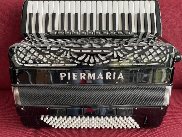 Z.g.a.n. italiaanse Piermaria 414 accordeon.4 korig.Piccolo, Muziek en Instrumenten, Accordeons, Zo goed als nieuw, Toetsaccordeon