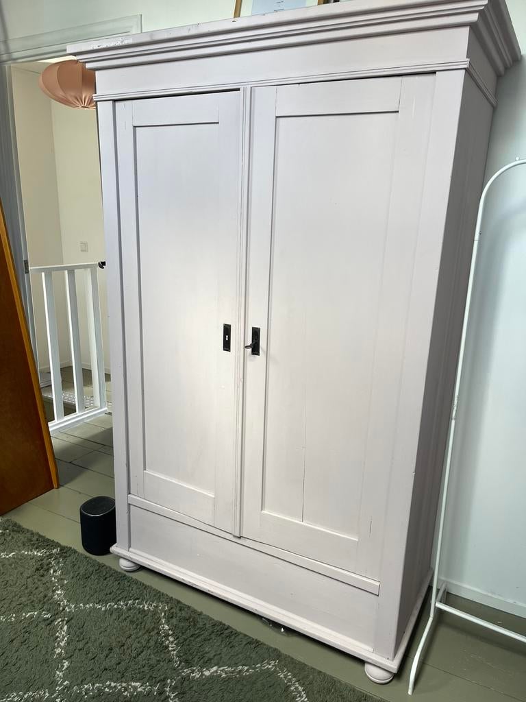 GRATIS Antieke roze kledingkast, Huis en Inrichting, Kasten | Kledingkasten, Ophalen, Met deur(en), Gebruikt, 100 tot 150 cm