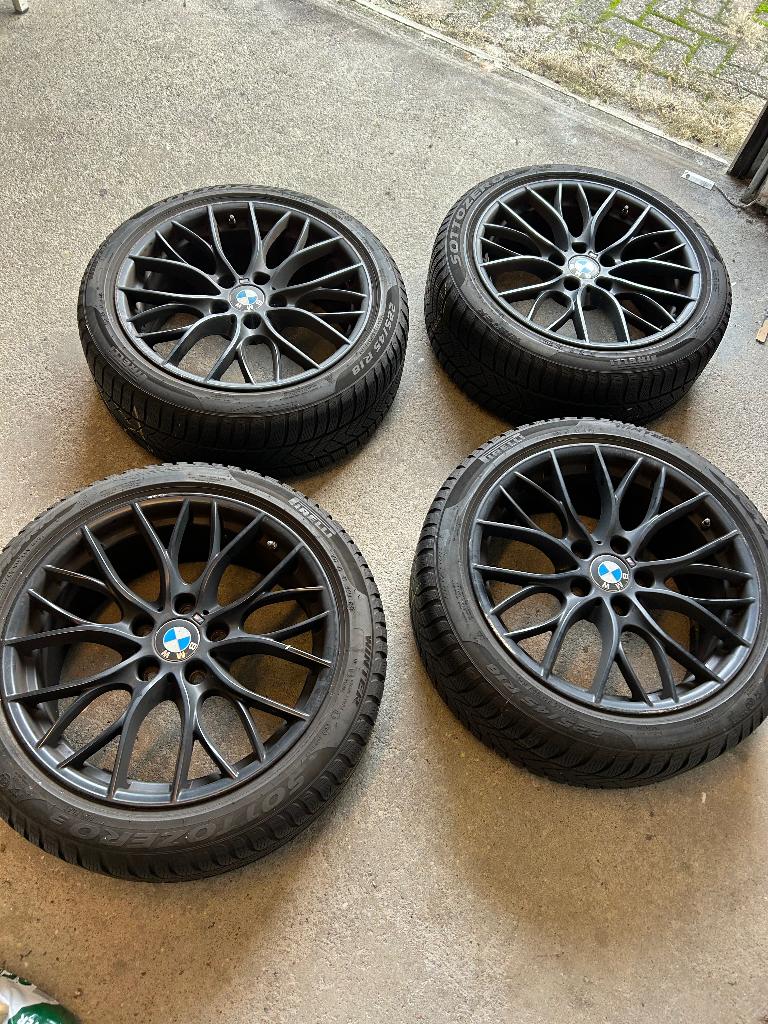 Set velgen met winterbanden. O.a. BMW 4 serie, Auto-onderdelen, Banden en Velgen, 18 inch, Gebruikt, Banden en Velgen, Personenwagen