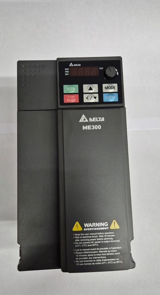 Delta ME300 Frequentieregelaar 5.5 kW 3-fase, Hobby en Vrije tijd, Elektronica-componenten, Ophalen of Verzenden