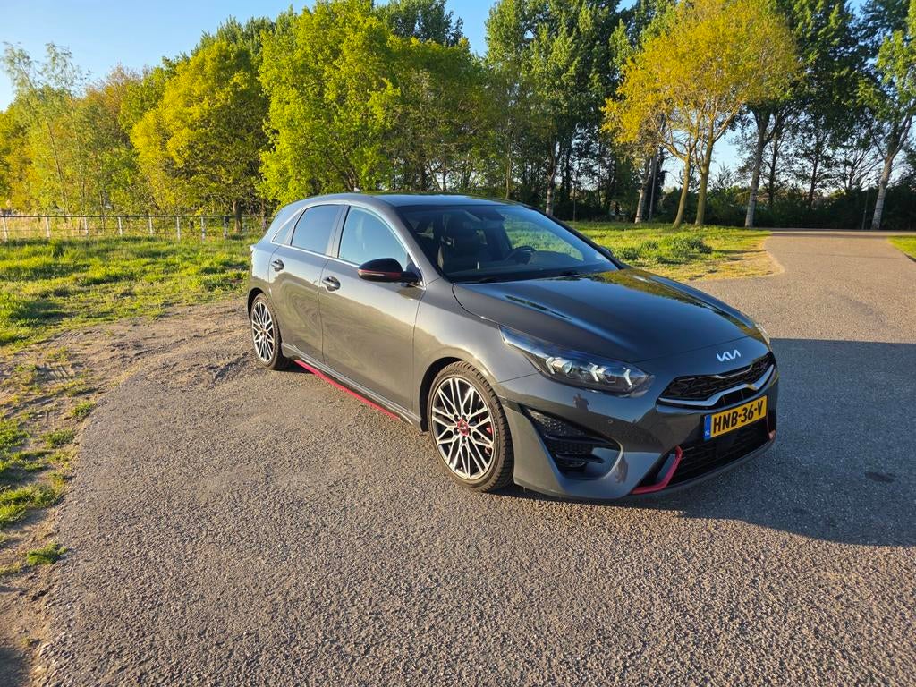 Kia Cee d 1.6 T-gdi 204pk Dct7 2023 Grijs, 4 cilinders, 1313 kg, Hatchback, Leder en Alcantara