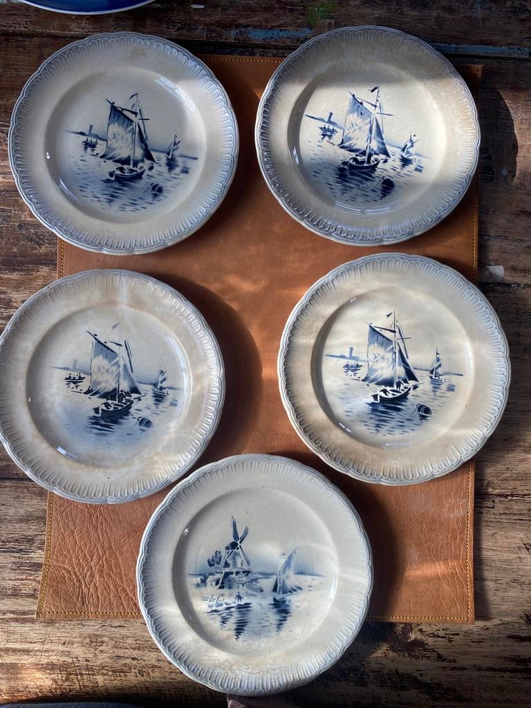 Saint Amand dessertborden met zeilboot en molen decor, Antiek en Kunst, Ophalen of Verzenden