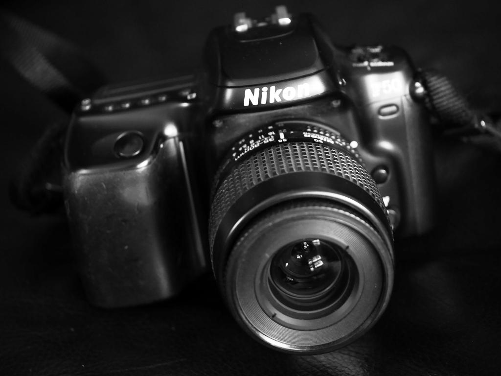 Nikon F50 + 35-80 lens, Audio, Tv en Foto, Fotocamera's Analoog, Ophalen of Verzenden, Gebruikt, Spiegelreflex, Nikon